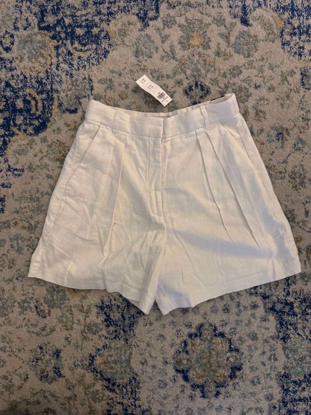 Abercrombie & Fitch high waisted pleated linen blend shorts